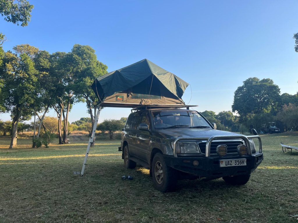 Toyota Land Cruiser with Rooftop Tent